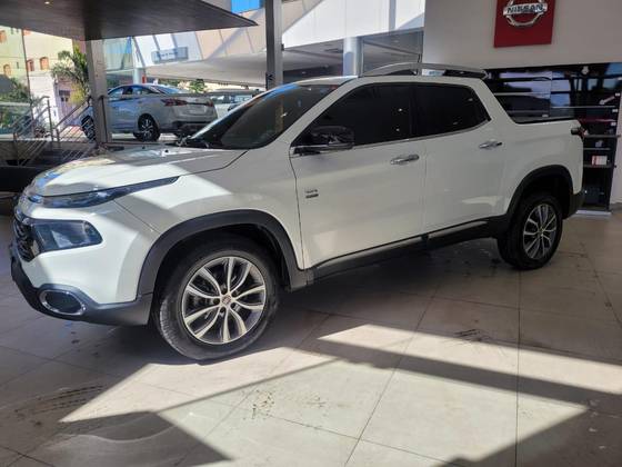 FIAT TORO 2.0 16V TURBO DIESEL VOLCANO 4WD AT9 FIAT TORO 2.0 16V TURBO DIESEL VOLCANO 4WD AT9